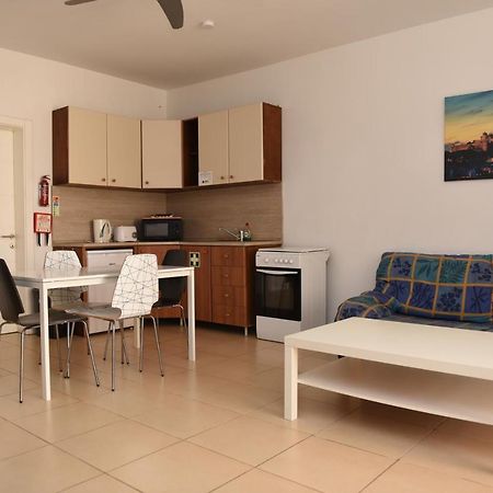 Hortensia Studio Apartment เซนต์พอลส์เบย์ ภายนอก รูปภาพ
